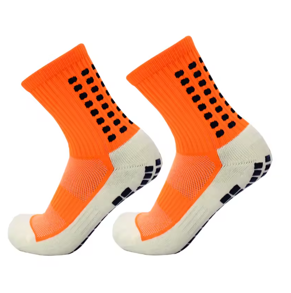 Fotballsokker, med sklisikker silikon. Sokker med spesifikk kompresjon på fotbuen, som gir utmerket støtte og stabilitet. Laget med pustende nylon elastan. Justerbar fra nummer 38 til 45.